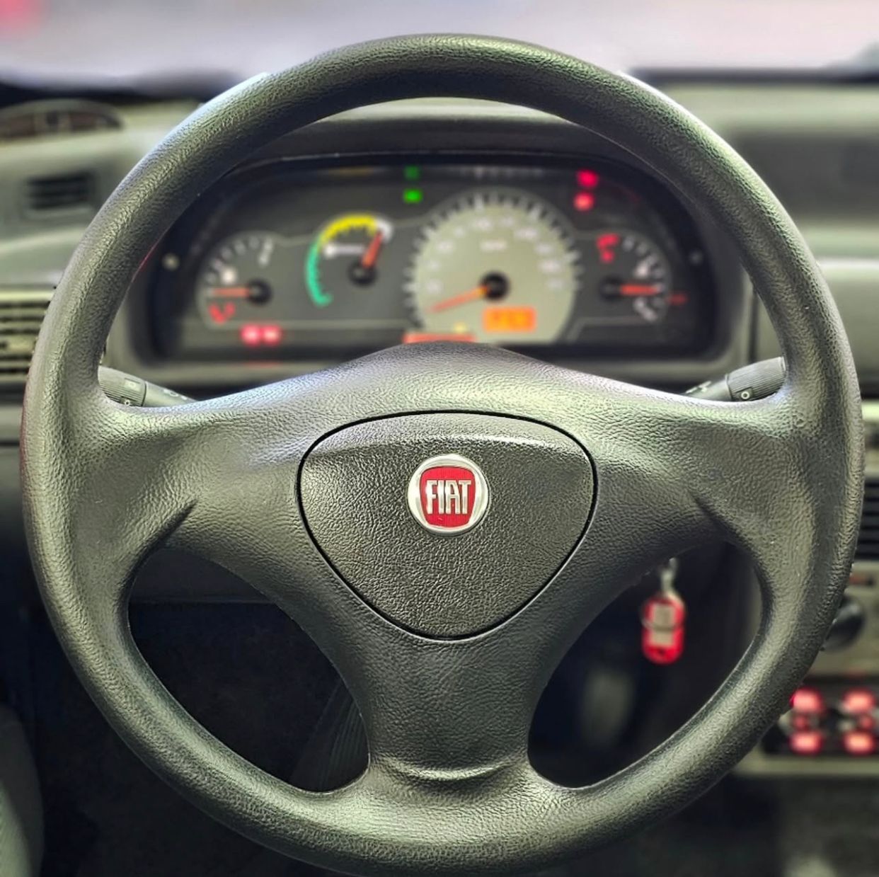 FIAT UNO MILLE WAY 1.0 FIRE 8V FLEX 2P MANUAL – 2010